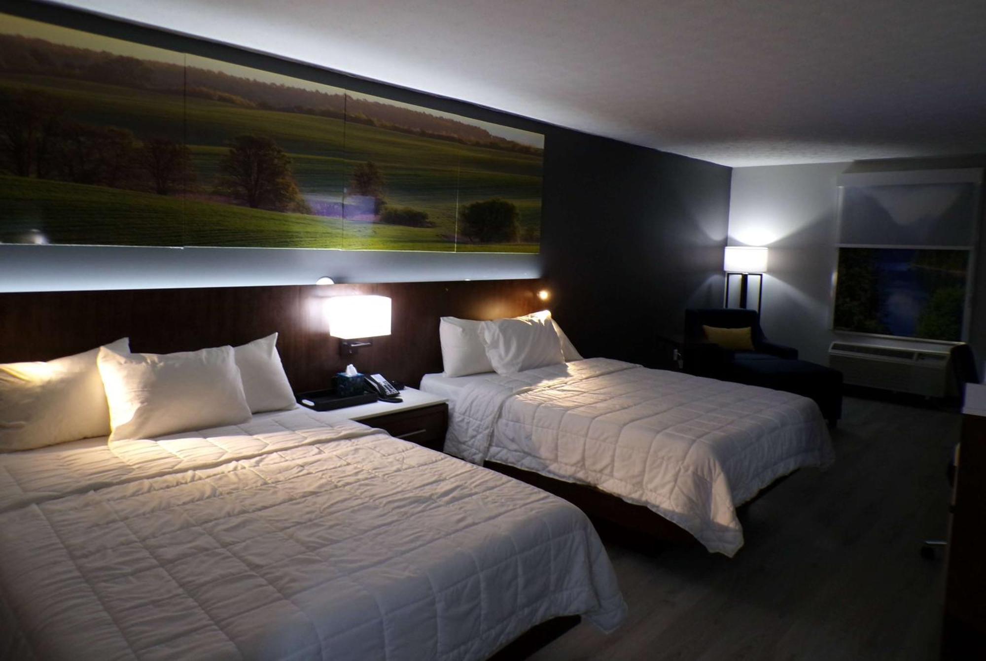Luxor Inn & Suites, A Travelodge By Wyndham Элкинс Экстерьер фото