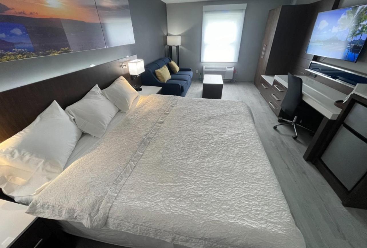 Luxor Inn & Suites, A Travelodge By Wyndham Элкинс Экстерьер фото