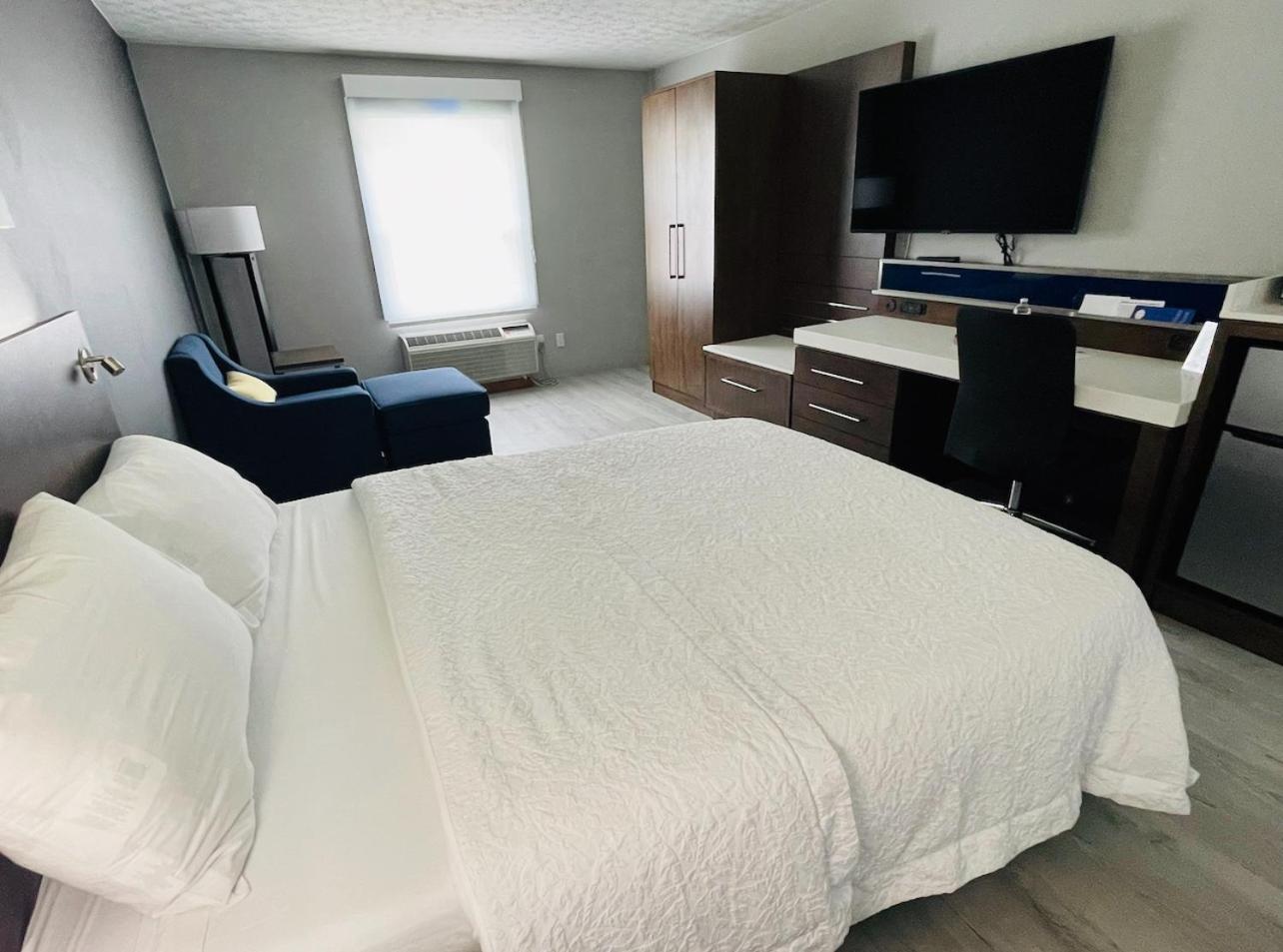 Luxor Inn & Suites, A Travelodge By Wyndham Элкинс Экстерьер фото
